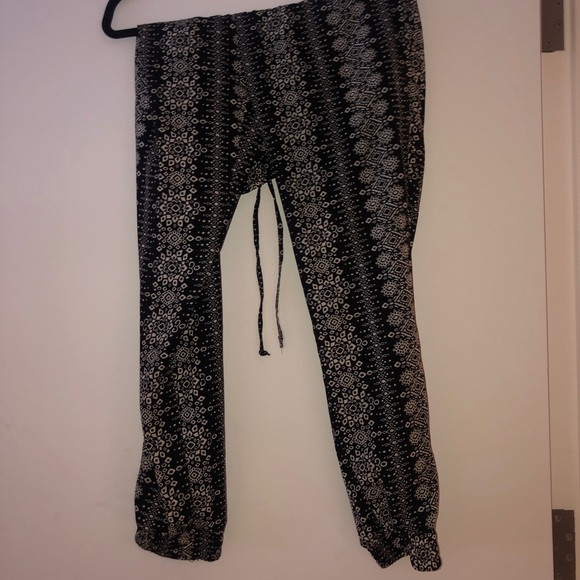 Patterned pants - Picture 2 of 5